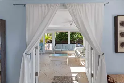 7860 Holiday Drive, Sarasota, FL 34231 - Photo 25