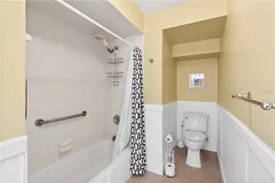 7860 Holiday Dr, Sarasota, FL 34231 - Photo 13