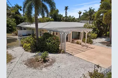 7860 Holiday Drive, Sarasota, FL 34231 - Photo 3