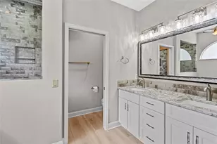 4042 Westbourne Cir, Sarasota, FL 34238 - Photo 25