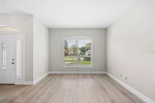4042 Westbourne Cir, Sarasota, FL 34238 - Photo 9