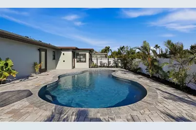 501 65th Street, Holmes Beach, FL 34217 - Photo 3
