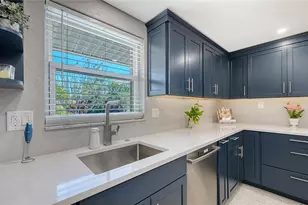 2614 Croton Ave, Sarasota, FL 34239 - Photo 17