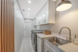 2614 Croton Ave, Sarasota, FL 34239 - Photo 11