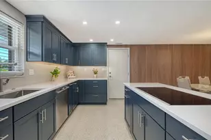 2614 Croton Ave, Sarasota, FL 34239 - Photo 17
