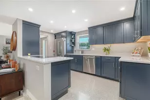 2614 Croton Ave, Sarasota, FL 34239 - Photo 15
