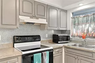 4001 Groveland Ave, Sarasota, FL 34231 - Photo 13