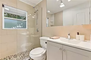 4001 Groveland Ave, Sarasota, FL 34231 - Photo 17
