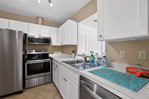 2201 Holkham Pl, Sun City Center, FL 33573 - Photo 11