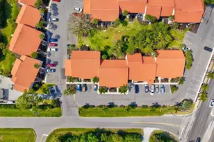 1654 Stickney Point Rd, Sarasota, FL 34231 - Photo 41