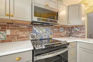 6921 Holmes Blvd, Holmes Beach, FL 34217 - Photo 11