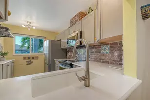 6921 Holmes Blvd, Holmes Beach, FL 34217 - Photo 9