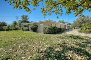 3537 S School Ave, Sarasota, FL 34239 - Photo 7