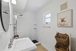 2850 Gulf of Mexico Dr, Longboat Key, FL 34228 - Photo 19