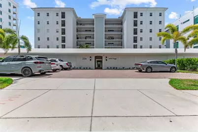 226 Golden Gate Point #33, Sarasota, FL 34236 - Photo 3