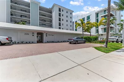 226 Golden Gate Point #33, Sarasota, FL 34236 - Photo 5