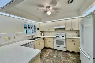 3610 Garden Lakes Ivy, Bradenton, FL 34203 - Photo 11