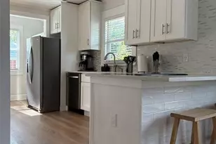 2570 Loma Linda St, Sarasota, FL 34239 - Photo 5