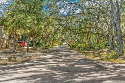 4587 Friar Tuck Lane, Sarasota, FL 34232 - Photo 23