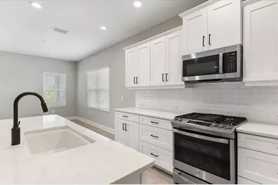 10214 Crystal Isles Circle, Sarasota, FL 34241 - Photo 13