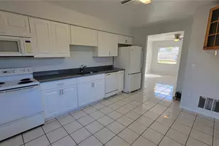 6947 Brentford Rd, Sarasota, FL 34241 - Photo 7