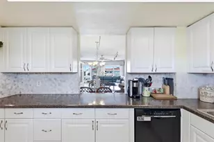 1215 S Portofino Dr, Sarasota, FL 34242 - Photo 15