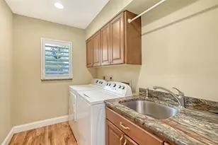 6921 Country Lakes Cir, Sarasota, FL 34243 - Photo 39