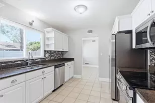 602 32nd St W, Bradenton, FL 34205 - Photo 15