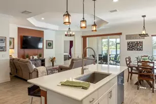 7657 Ridgelake Cir, Bradenton, FL 34203 - Photo 11