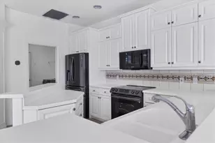 8501 Park Shore Ln, Sarasota, FL 34238 - Photo 15