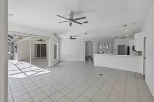8501 Park Shore Ln, Sarasota, FL 34238 - Photo 21