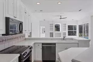 8501 Park Shore Ln, Sarasota, FL 34238 - Photo 17