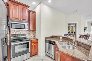 8106 Moonstone Dr, Sarasota, FL 34233 - Photo 15