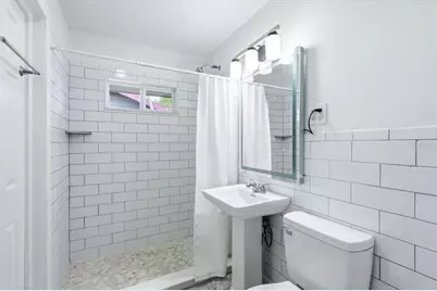 902 37th Street W, Bradenton, FL 34205 - Photo 15
