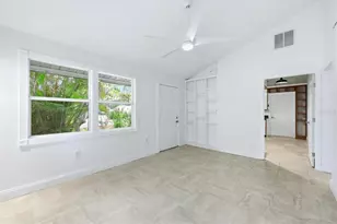 902 37th St W, Bradenton, FL 34205 - Photo 5