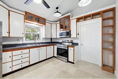 902 37th Street W, Bradenton, FL 34205 - Photo 9
