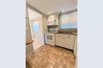 2319 Canal Drive #F26, Bradenton, FL 34207 - Photo 9