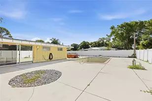 616 St Andrews Dr, Sarasota, FL 34243 - Photo 21