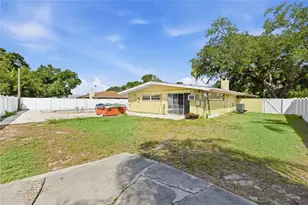 616 St Andrews Dr, Sarasota, FL 34243 - Photo 23