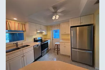 3636 Village Green Dr #304, Sarasota, FL 34239 - Photo 7