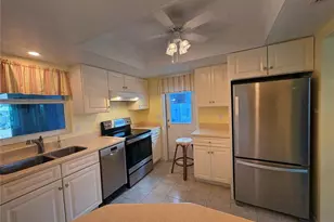 3636 Village Green Dr, Sarasota, FL 34239 - Photo 7