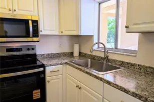 4127 Heron Way, Bradenton, FL 34205 - Photo 5