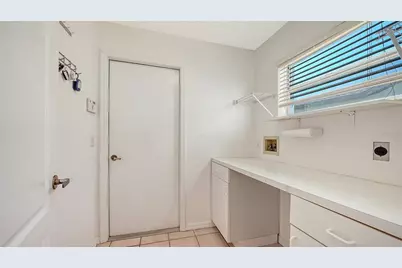 8928 Whitemarsh Avenue, Sarasota, FL 34238 - Photo 45