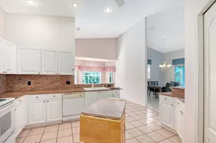 8928 Whitemarsh Ave, Sarasota, FL 34238 - Photo 25