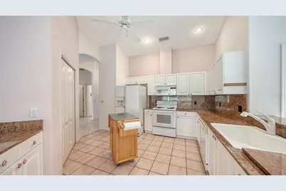 8928 Whitemarsh Avenue, Sarasota, FL 34238 - Photo 21