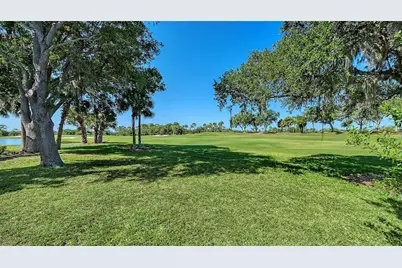 8928 Whitemarsh Avenue, Sarasota, FL 34238 - Photo 9