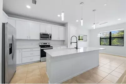 6126 Bluestar Court, Lakewood Ranch, FL 34211 - Photo 7