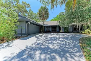 830 Hammockwood Ct, Sarasota, FL 34232 - Photo 35