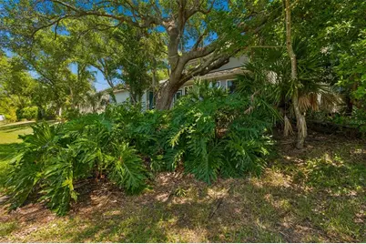 6414 23rd Ave Dr W, Bradenton, FL 34209 - Photo 31