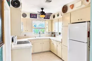 1320 Laurel Ave, Venice, FL 34285 - Photo 9